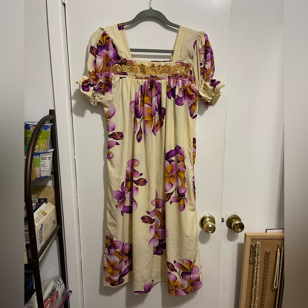 Women’s Polynesian Dress